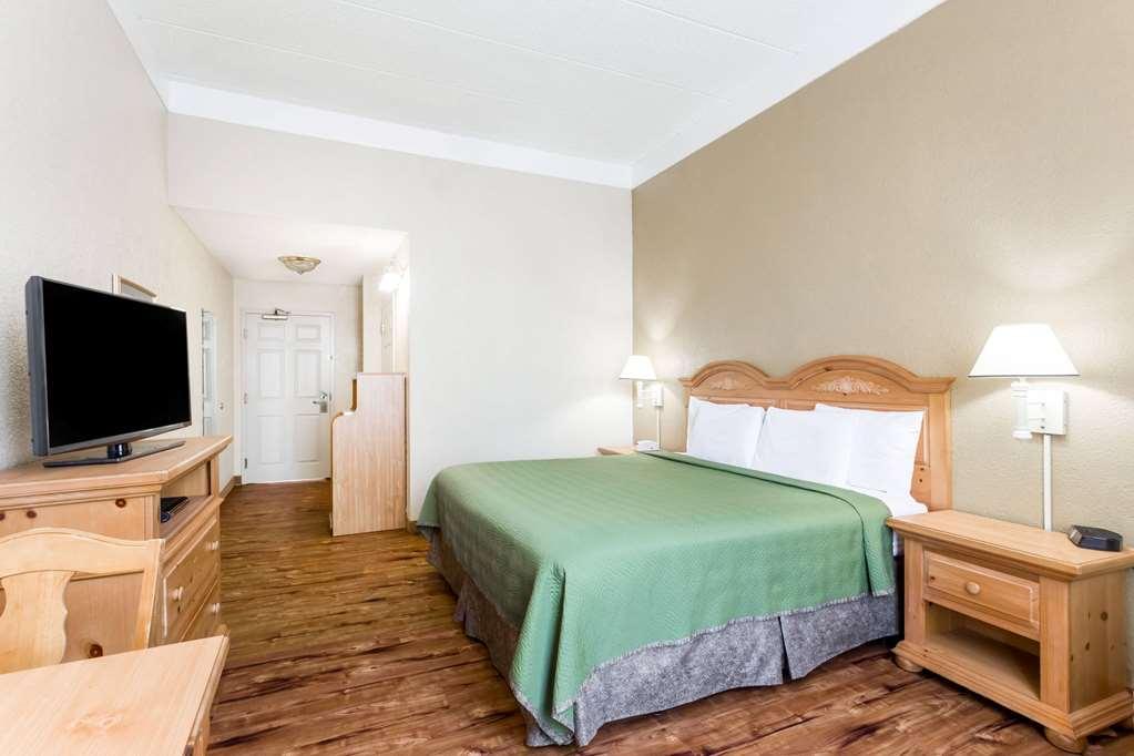 Wingate By Wyndham Savannah Gateway 2*