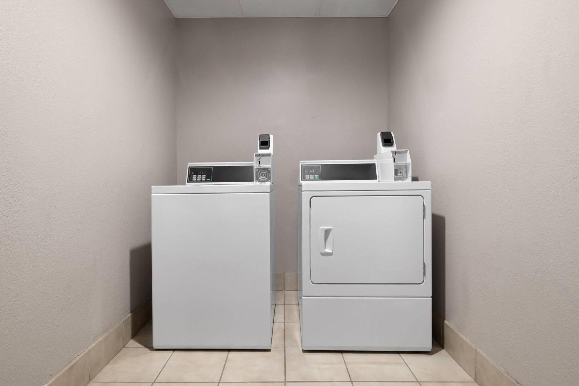 Wingate By Wyndham Savannah Gateway Hotel 2*