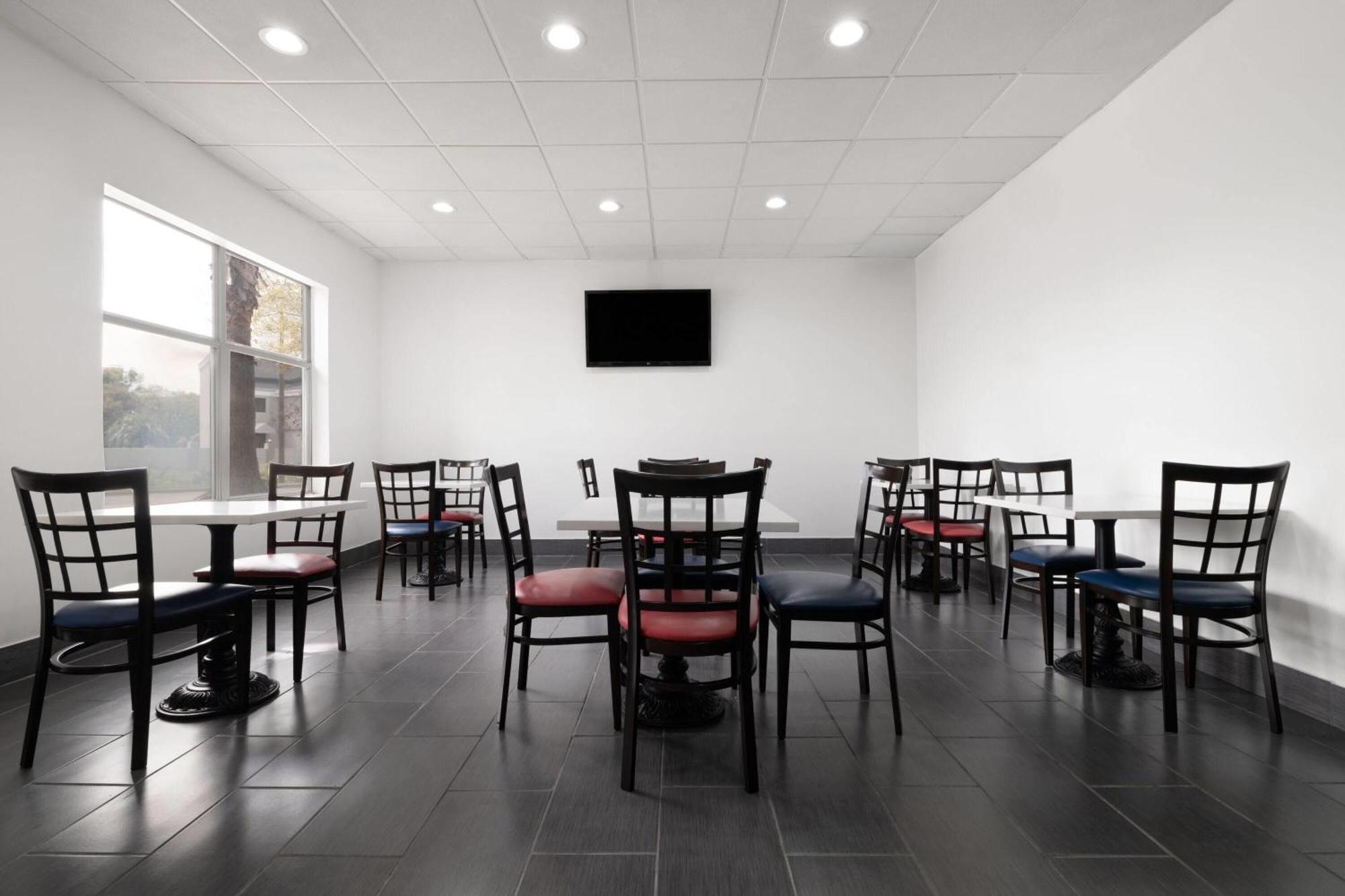 Wingate By Wyndham Savannah Gateway